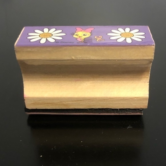Disney | Cuckoo-Loca & Daisies Stamper - Picture 2 of 3